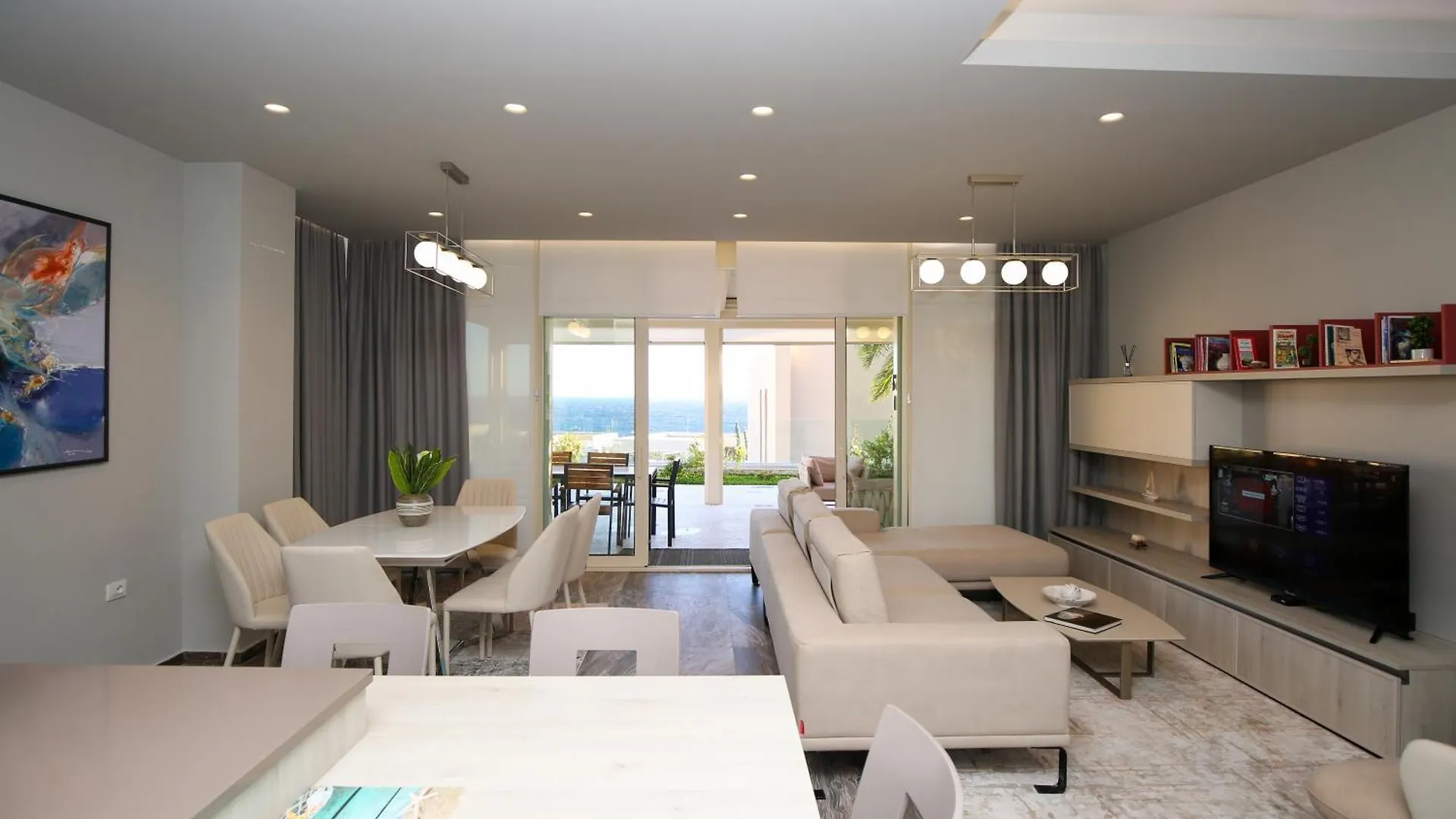 Luxurious Villa - 5 Bedroom At Green Coast Palasë