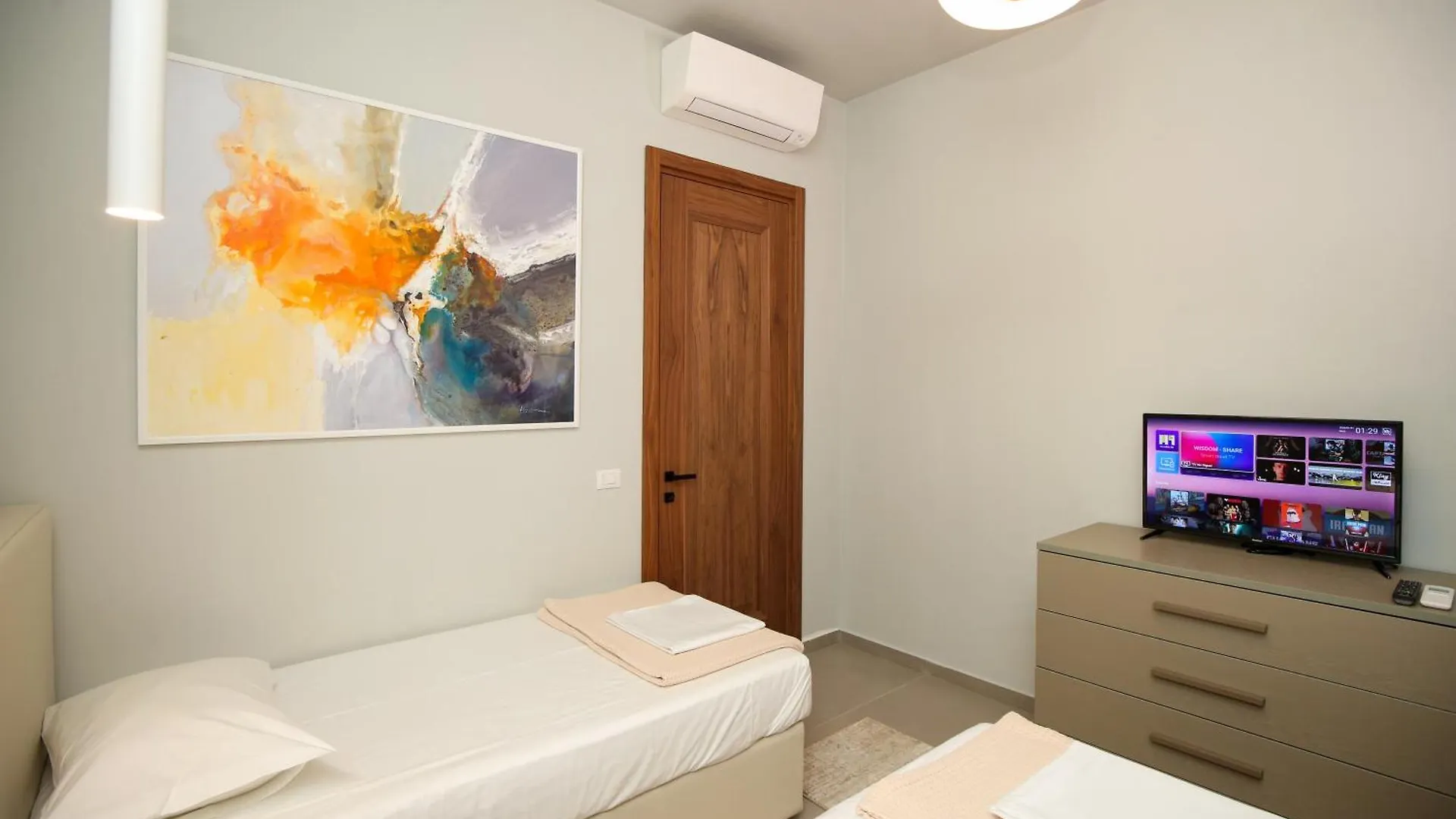 Luxurious Villa - 5 Bedroom At Green Coast Palasë 0*,