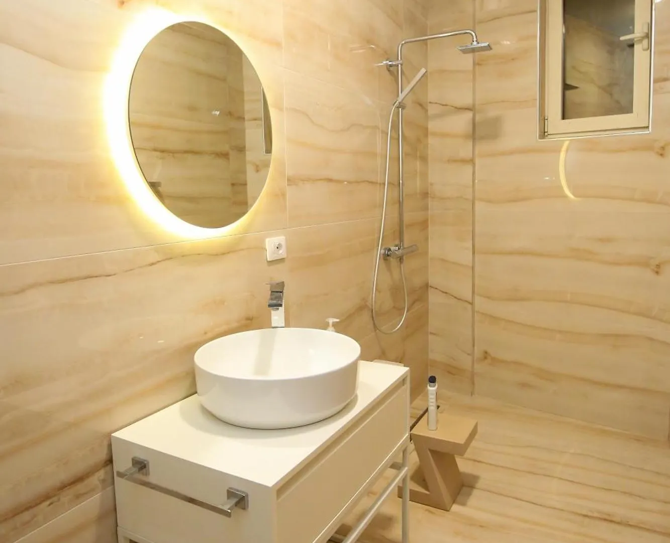 Luxurious Villa - 5 Bedroom At Green Coast Palasë